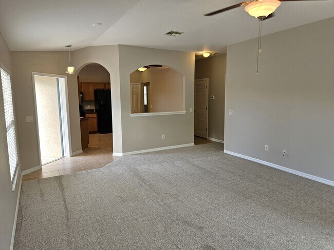 Building Photo - Annual Rental - Lovely 3 Bedroom 2 Bathroo...