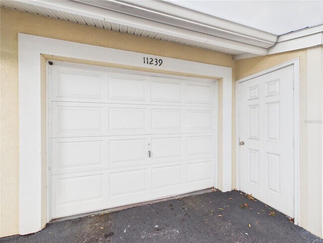 Building Photo - 11239 Cedar Hollow Ln