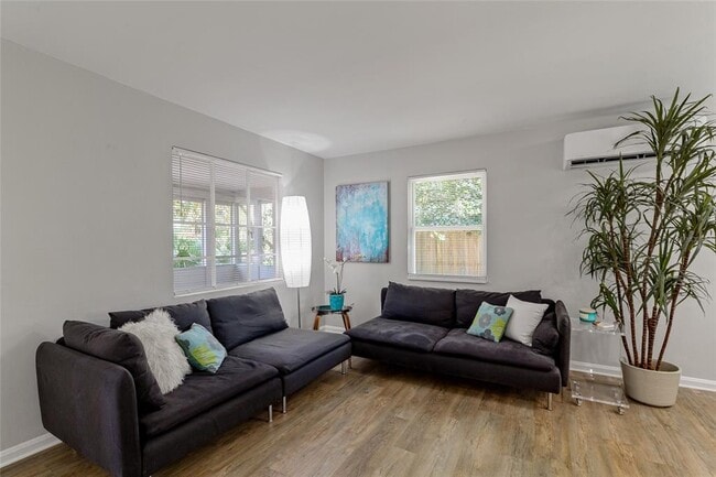 Building Photo - 1435 NW 7th Ave