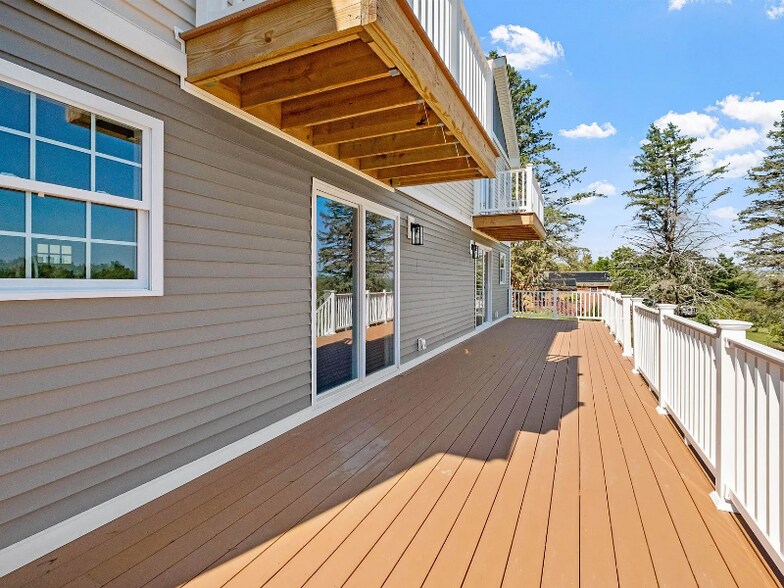 Building Photo - 84 Old Lake Shore Rd