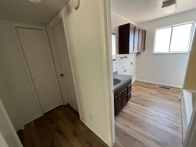 Building Photo - Great 2 Bedroom 1 Bathroom Apartment in Pr...