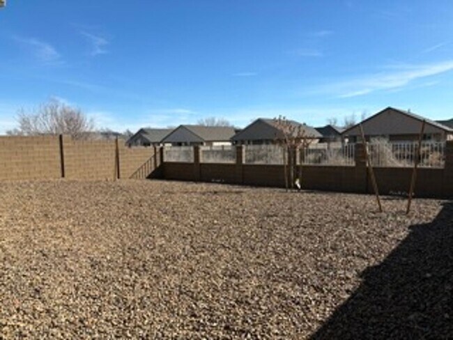 Building Photo - Beautiful Chino Valley Home!