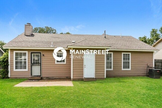 Building Photo - 3 Bedroom Pet-Friendly Home in Millington, TN with Main Street Renewal