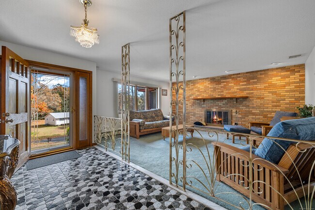 Building Photo - 117 Church Hill Rd