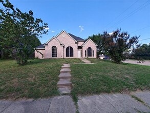 Building Photo - 8504 Pebblebrook Dr