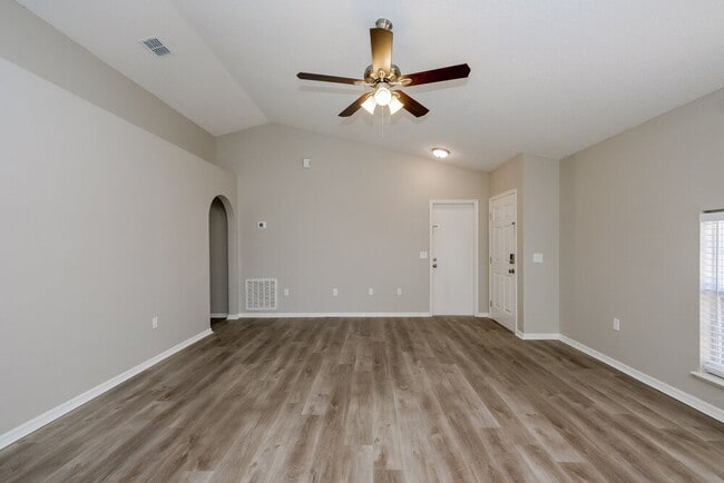 Building Photo - 10613 Opus Dr