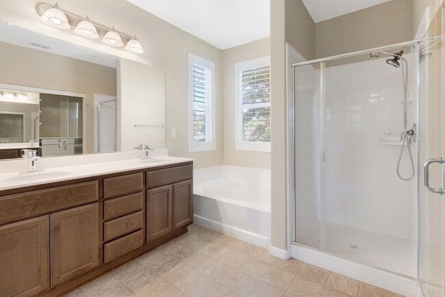 Building Photo - Beautiful East Davis Home