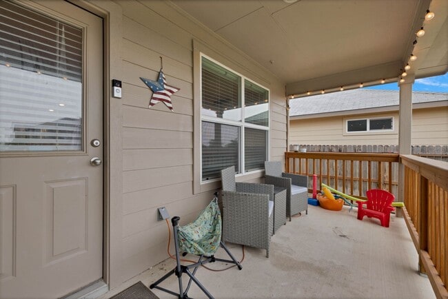 Building Photo - Beautiful 4 Bedroom/2.5 Bathroom Two Story Newly Built in the West Side of San Antonio