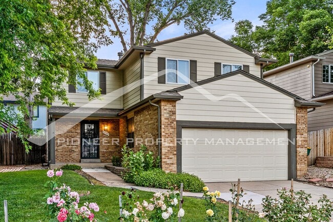 Primary Photo - Charming Home with Central AC & 2 Car Garage!