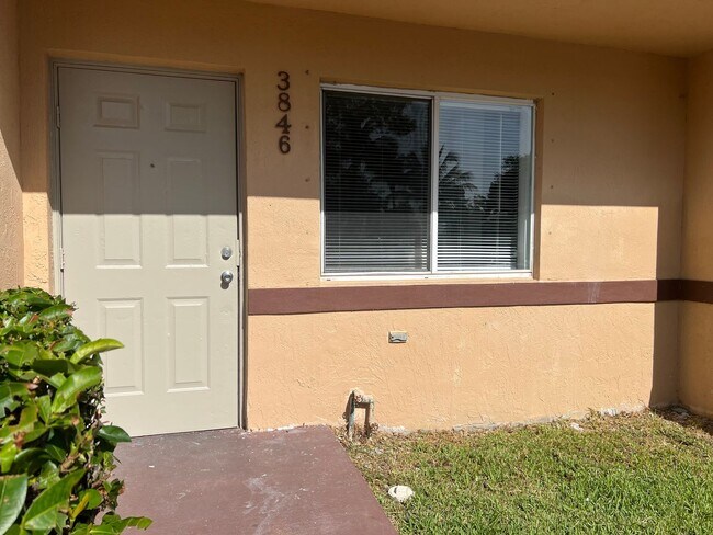 Building Photo - 3846 NW 115th Ave