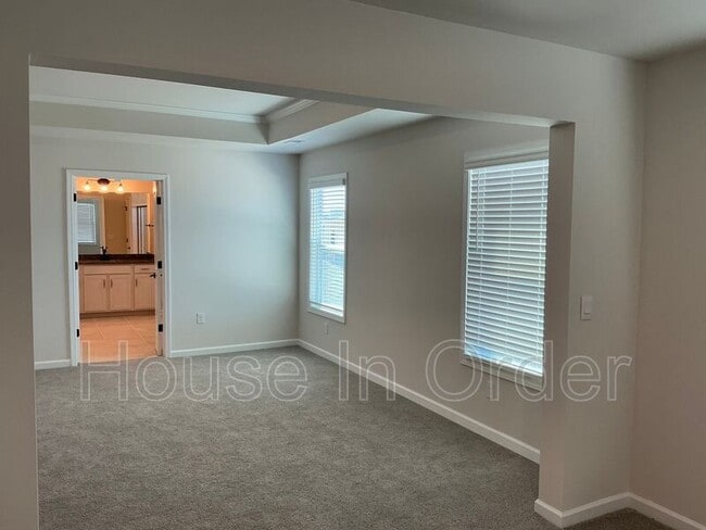 Building Photo - 41 Silverthorne Ct