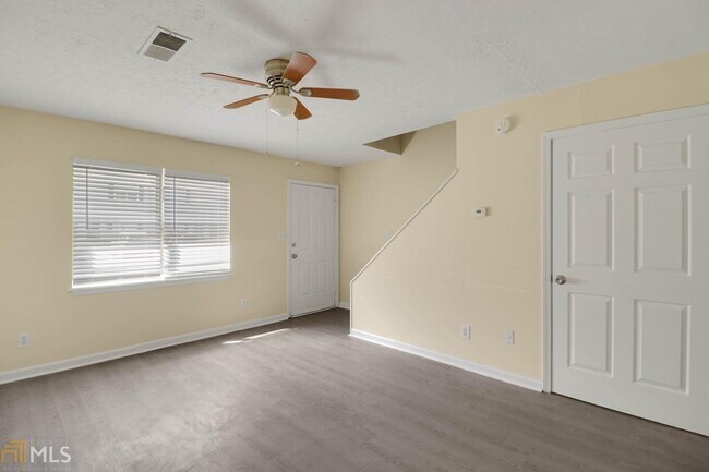 Building Photo - 360 N 19th St