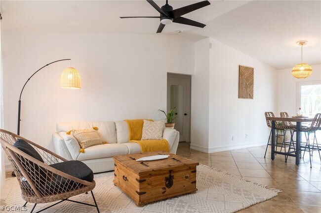 Building Photo - 2208 Viscaya Pkwy