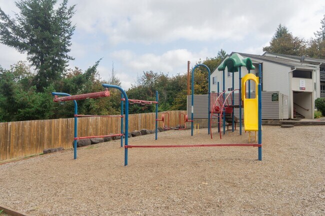 Building Photo - Large Two Bedroom Two Bath With Forest View! One Month Free!