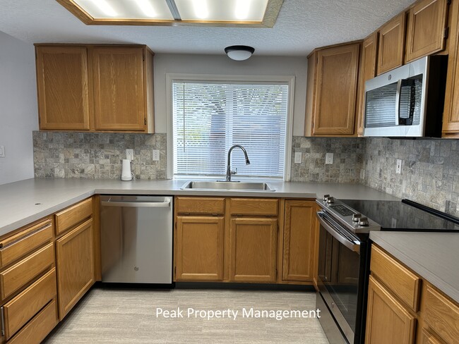 Building Photo - 3009 Ray Ave