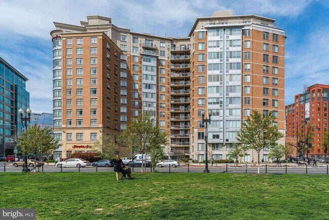 Primary Photo - 555 Massachusetts Ave NW