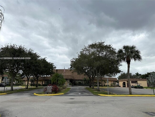 Building Photo - 200 Ashbury Rd