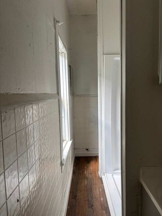 Building Photo - 1348 Spearing St