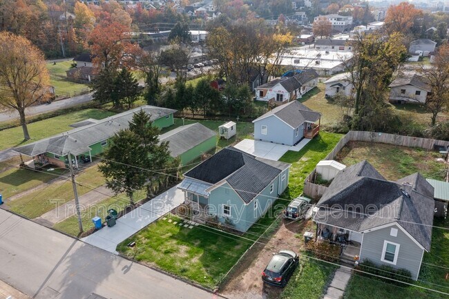 Building Photo - 24 Sawyer St