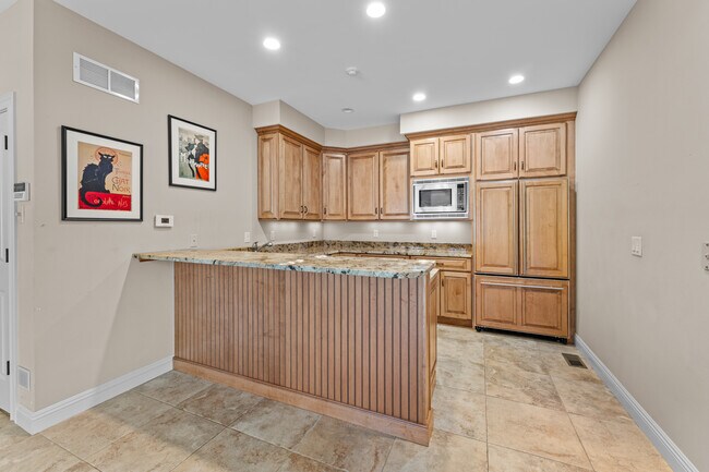 Building Photo - 12932 Sunset Bluff Ct