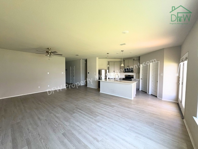 Building Photo - Charming 3-Bedroom Home with Spacious Backyard in Providence Village!