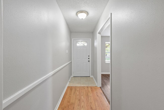 Building Photo - 1510 Narcille St