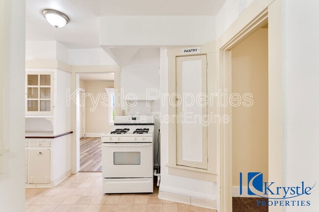Building Photo - 517 Alhambra St
