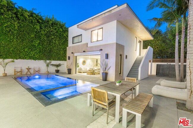 Building Photo - 454 N Sweetzer Ave