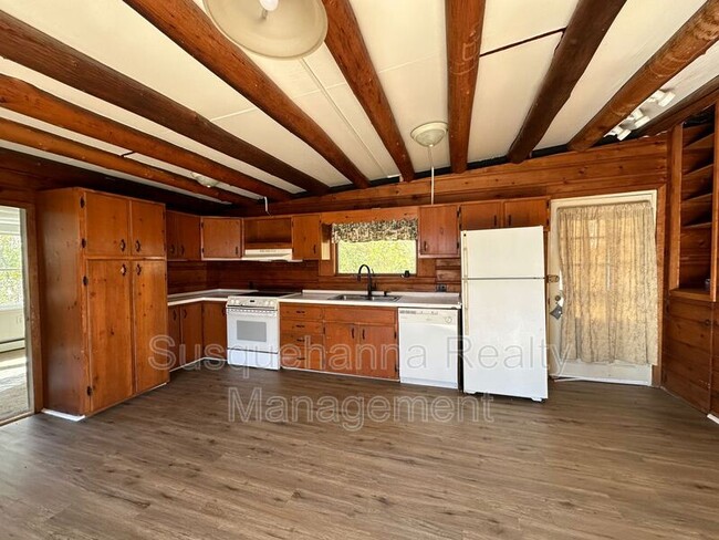 Building Photo - 1250 Whitetail Ln