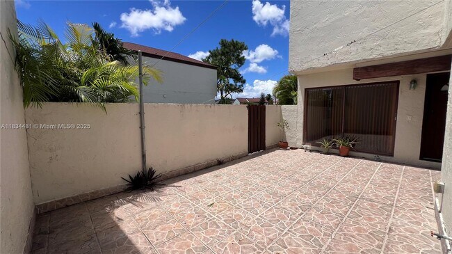 Building Photo - 9807 NW 4th Terrace