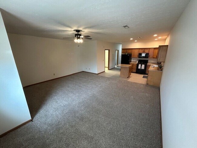 Building Photo - Quiet Neighborhood - Troy, OH (2 Bedroom R...
