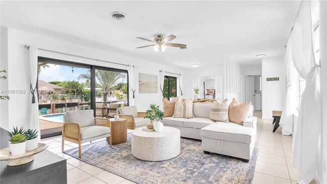 Building Photo - 151 SE 9th Ct