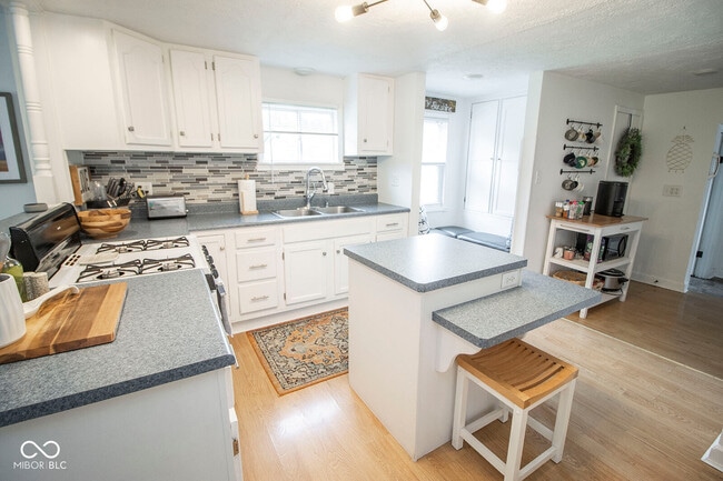 Building Photo - 113 E Indiana Ave