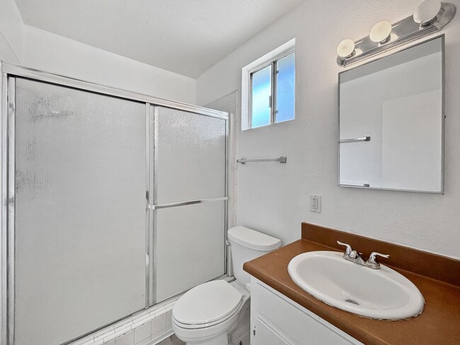 Building Photo - Updated 3B/2BA House in North Park w/ Cove...