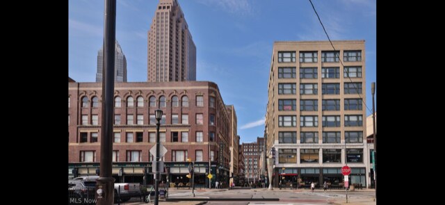 Building (right) - 2077 E 4th St