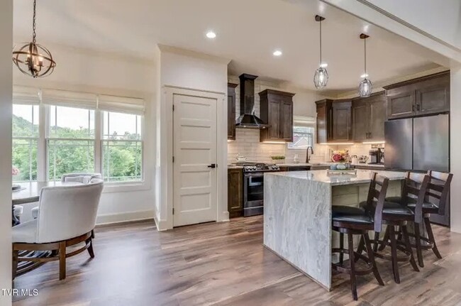 Building Photo - 1007 Shadyside Dr