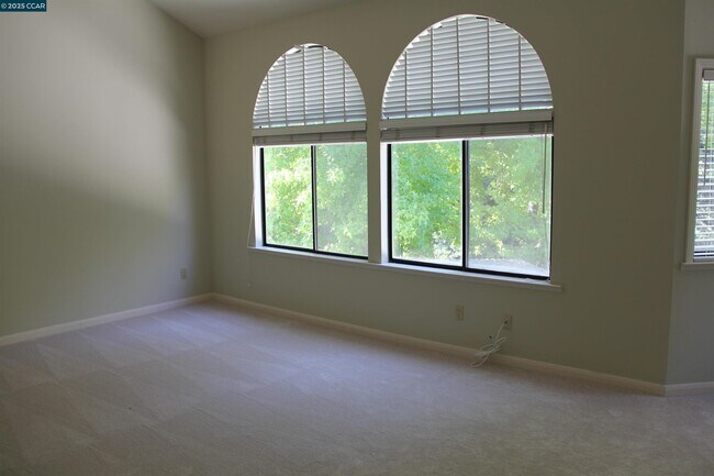 Building Photo - 4106 Quail Run Dr
