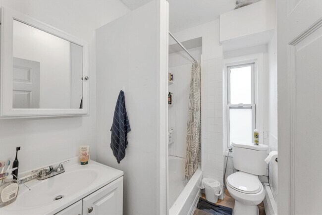 Building Photo - 6 Wise St