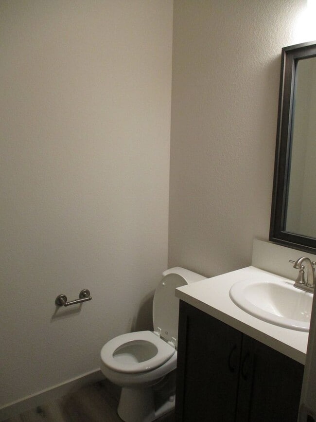 Building Photo - 1147 Smt Vis Dr