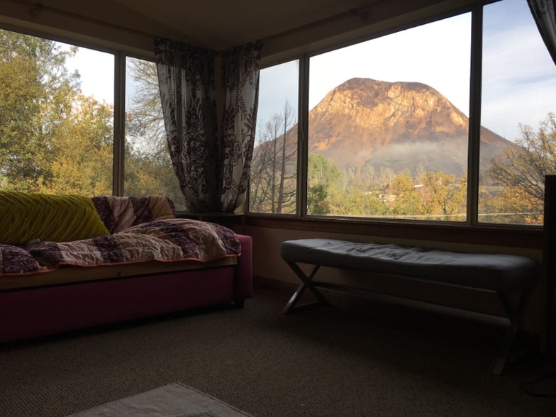 Building Photo - 1872 Seminole Dr