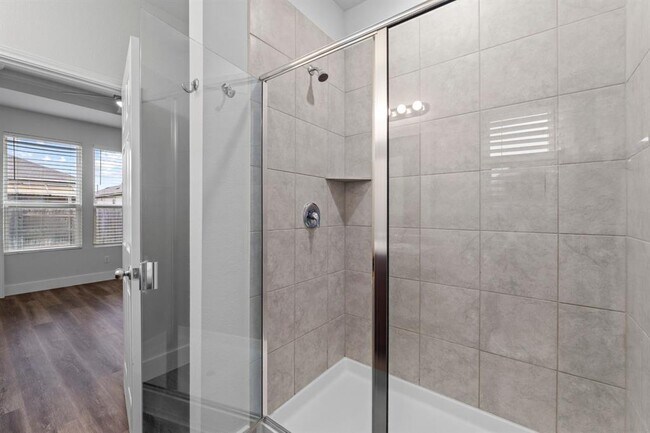 Building Photo - 175 Eves Necklace Dr.