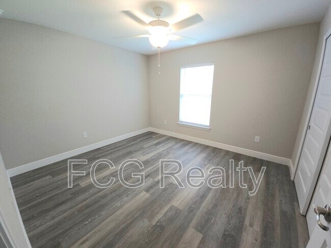 Building Photo - 8140 N Elkcam Blvd