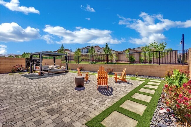 Building Photo - 8907 Roadrunner Ravine St