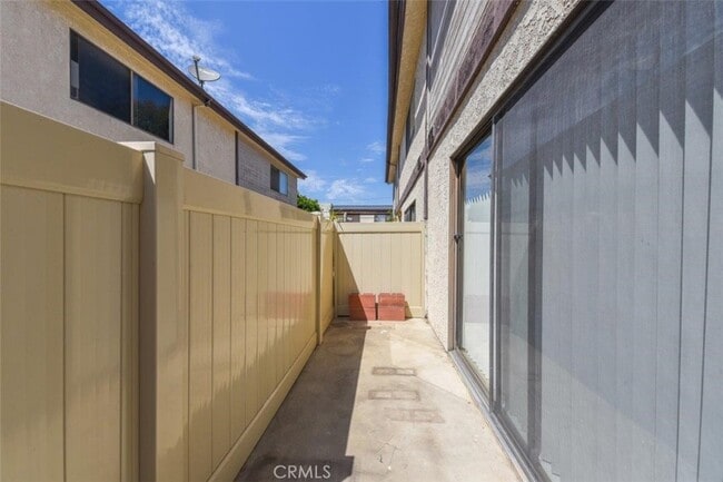 Building Photo - 1818 W 145th St