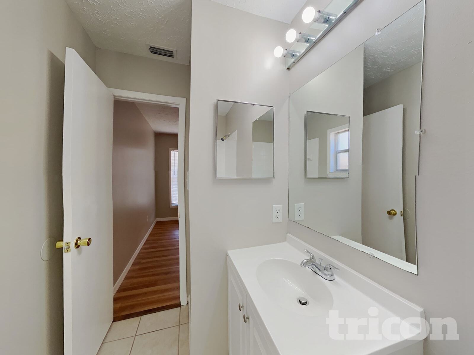 Building Photo - 2704 Manor Hill Drive Brandon FL