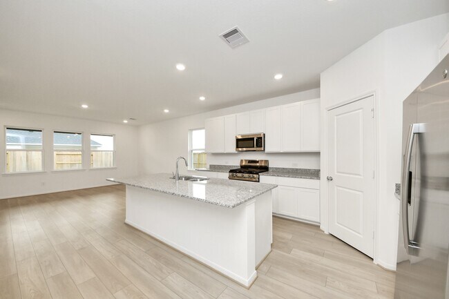 Building Photo - 5615 Buttonbush Ct