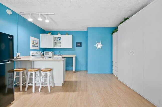 Building Photo - 1480 S Ocean Blvd