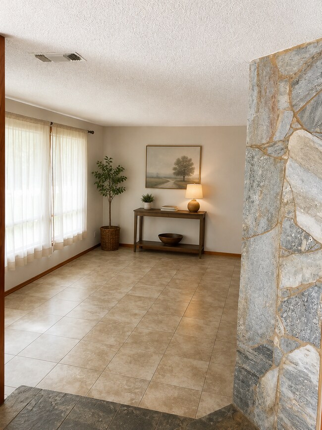 Building Photo - 1148 E San Madele Ave