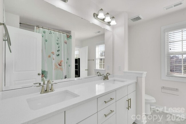 Building Photo - 11715 Clems Branch Dr