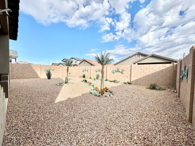 Building Photo - 3BR/2BA/2CG, 1570 sq.ft. rental built in 2...